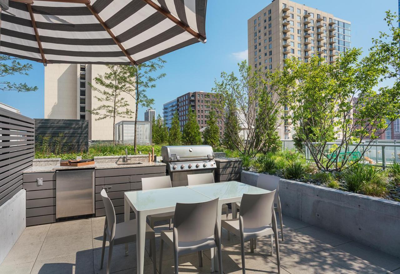 Level Chicago - Old Town Hotel Екстериор снимка